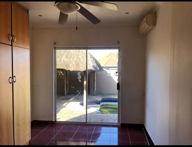 3 BEDROOM FREEHOLD RENTED IN SYDENHAM